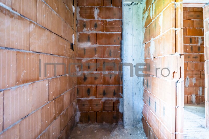 Apartament 3 camere, 2 bai, 2 balc., bloc nou, finisat la cheie, centrala termica