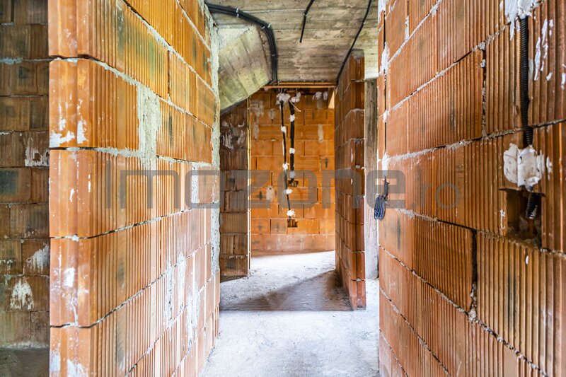 Apartament 3 camere, 2 bai, 2 balc., bloc nou, finisat la cheie, centrala termica